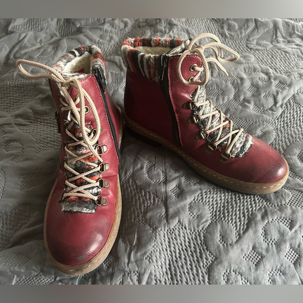 Rieker Women’s Wine Red Ankle Boots w/Patterned Trim Side Zip Size 37 (6.5 - 7)
